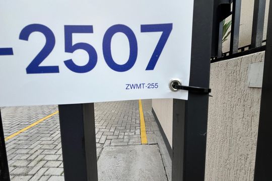 Fachada/Placa de apartamento à venda com 2 quartos, 86m² em Santa Teresinha, São Paulo