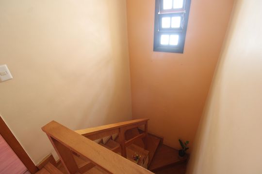 Escada de casa de condomínio à venda com 2 quartos, 61m² em Taquara, Rio de Janeiro
