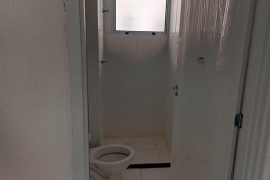 Banheiro de apartamento para alugar com 2 quartos, 48m² em Residencial Parque Dos Sonhos 2, Goiânia
