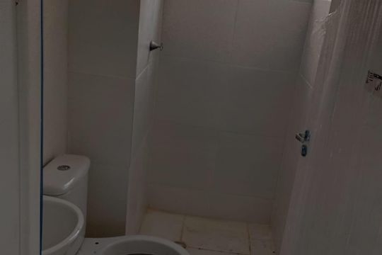 Banheiro de apartamento para alugar com 2 quartos, 48m² em Residencial Parque Dos Sonhos 2, Goiânia
