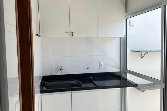 Casa de Condomínio para alugar com 3 quartos, 270m² em Laranjeiras, Uberlândia