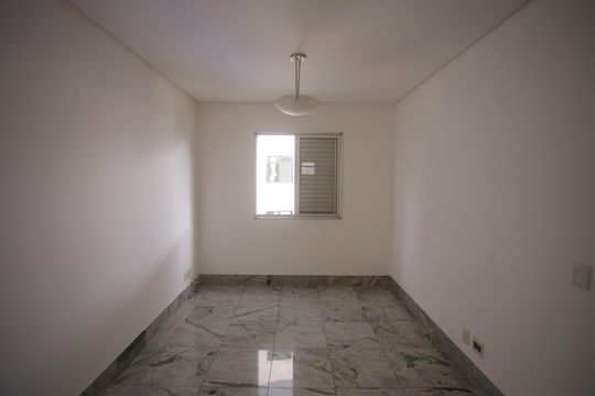 Sala de apartamento para alugar com 3 quartos, 95m² em Buritis, Belo Horizonte