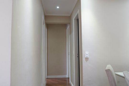Corredor de apartamento à venda com 3 quartos, 86m² em Vila Pedro Moreira, Guarulhos