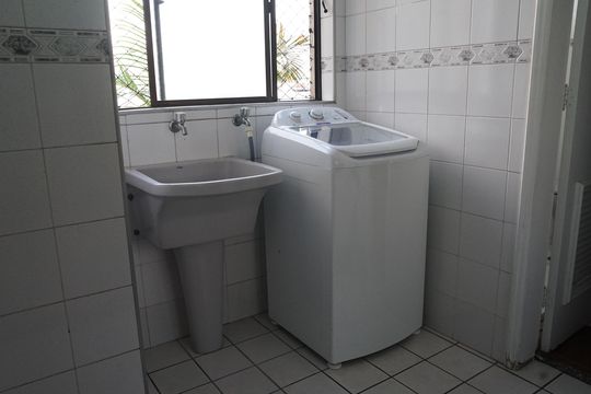 Lavanderia de apartamento à venda com 3 quartos, 86m² em Vila Pedro Moreira, Guarulhos