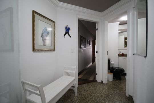 corredor  de apartamento para alugar com 4 quartos, 162m² em Vila Andrade, São Paulo