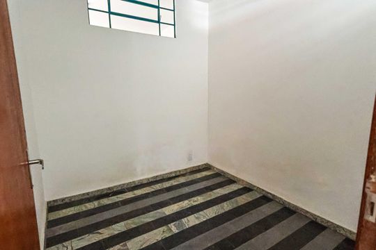 quarto 1 de apartamento para alugar com 2 quartos, 45m² em Lagoinha, Belo Horizonte