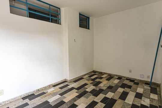 Quarto 2 de apartamento para alugar com 2 quartos, 45m² em Lagoinha, Belo Horizonte