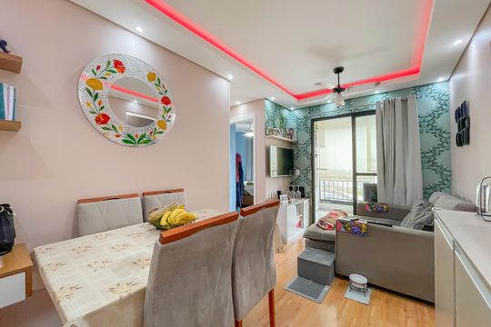 Sala de apartamento à venda com 2 quartos, 49m² em Vila Yolanda, Osasco