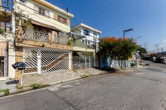 Fachada de casa à venda com 3 quartos, 177m² em São Domingos, São Paulo
