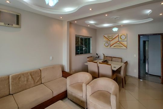 Casa para alugar com 5 quartos, 190m² em Jardim dos Comerciários, Belo Horizonte