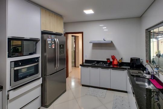 Casa para alugar com 5 quartos, 190m² em Jardim dos Comerciários, Belo Horizonte