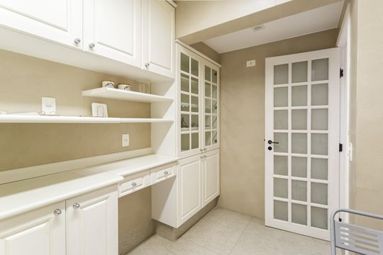 Cozinha de apartamento para alugar com 3 quartos, 97m² em Indianópolis, São Paulo
