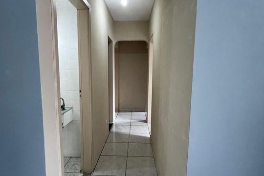 Corredor de apartamento para alugar com 3 quartos, 75m² em Vila Prel, São Paulo