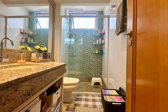 Banheiro de apartamento à venda com 4 quartos, 170m² em Gutierrez, Belo Horizonte