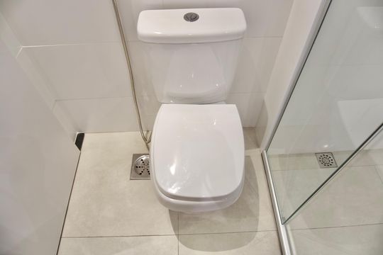Banheiro da Suíte de apartamento para alugar com 2 quartos, 65m² em Lourdes, Belo Horizonte