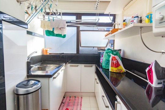 Área de serviço de apartamento para alugar com 3 quartos, 251m² em Petrópolis, Porto Alegre
