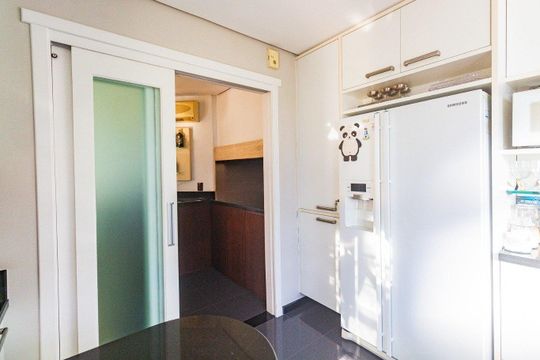 Cozinha de apartamento para alugar com 3 quartos, 251m² em Petrópolis, Porto Alegre