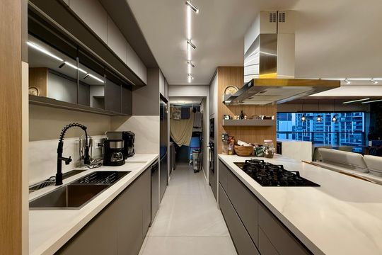 Cozinha de apartamento à venda com 3 quartos, 125m² em Jardim das Acacias, São Paulo