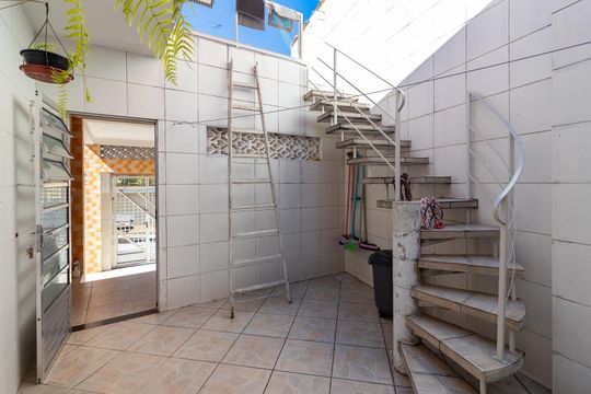 Quintal de casa à venda com 3 quartos, 150m² em Vila Diva, São Paulo