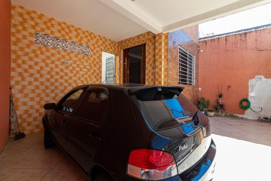 Garagem de casa à venda com 3 quartos, 150m² em Vila Diva, São Paulo