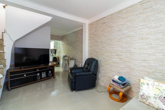 Sala de Estar de casa à venda com 3 quartos, 150m² em Vila Diva, São Paulo
