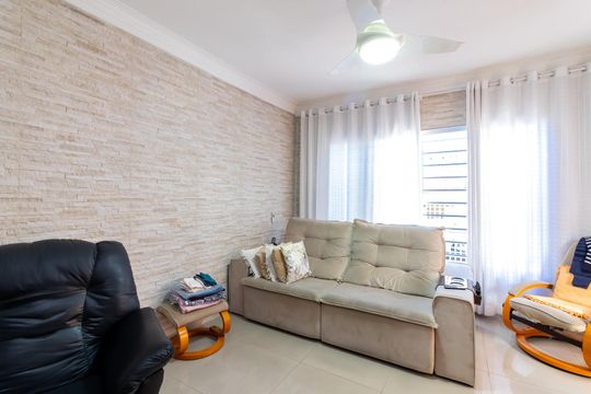Sala de Estar de casa à venda com 3 quartos, 150m² em Vila Diva, São Paulo