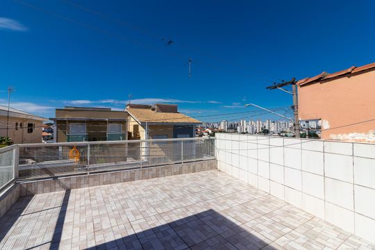 Varanda  de casa à venda com 3 quartos, 150m² em Vila Diva, São Paulo