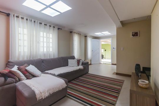 Sala de casa para alugar com 4 quartos, 240m² em Alto Ipiranga, Mogi das Cruzes