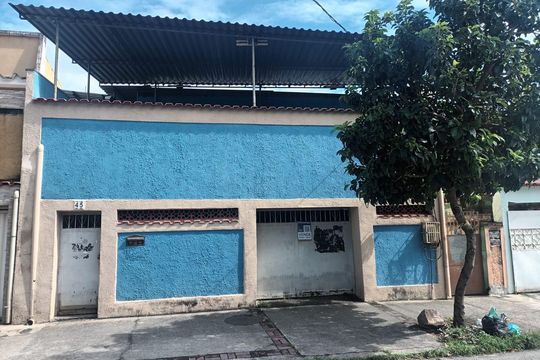 Fachada de casa à venda com 2 quartos, 112m² em Cavalcanti, Rio de Janeiro