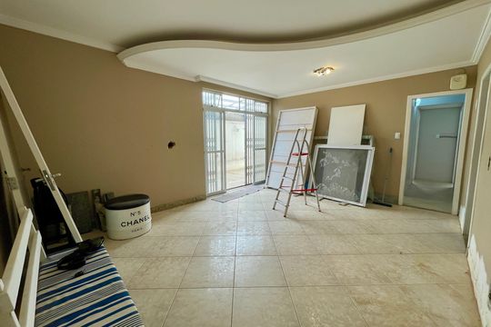 Apartamento à venda com 3 quartos, 110m² em Santa Tereza, Belo Horizonte