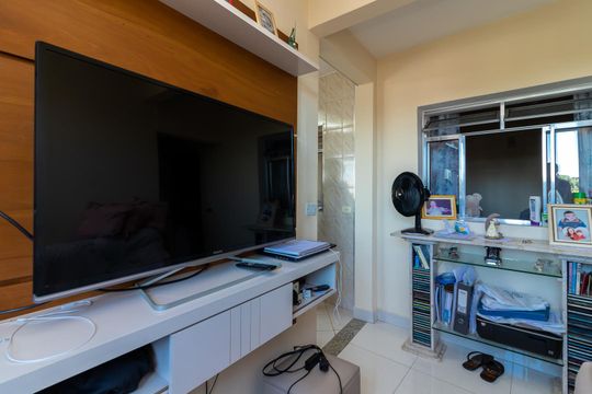 Sala de Estar de casa à venda com 2 quartos, 420m² em Vila Diva, São Paulo