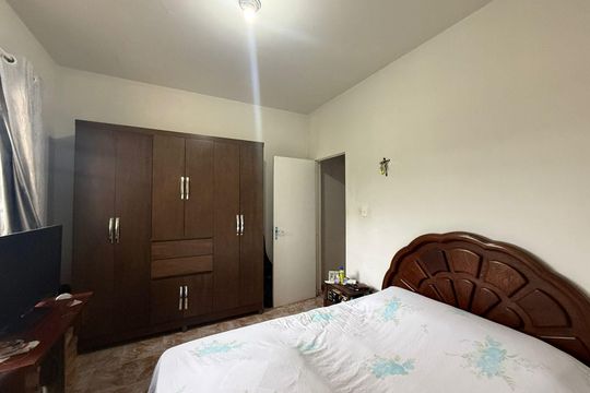 Casa à venda com 3 quartos, 360m² em Industrial, Contagem