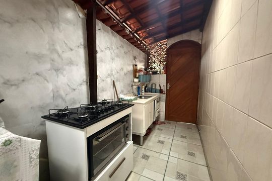 Casa à venda com 3 quartos, 360m² em Industrial, Contagem