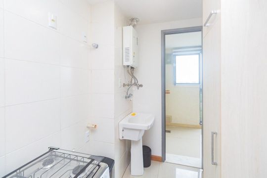 Área de serviço de apartamento para alugar com 1 quarto, 50m² em Petrópolis, Porto Alegre