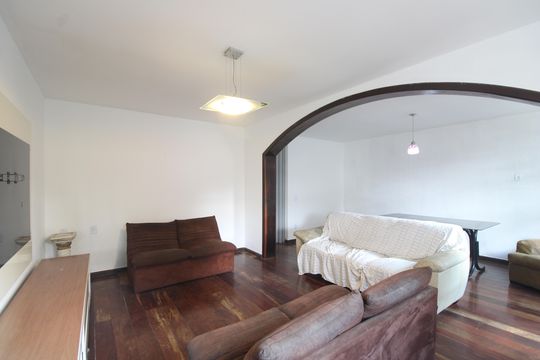 Casa à venda com 4 quartos, 360m² em Taquara, Rio de Janeiro