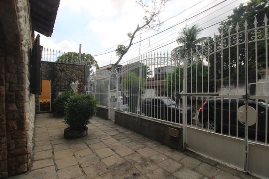 Varanda de casa à venda com 4 quartos, 360m² em Taquara, Rio de Janeiro