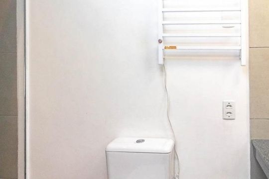 Banheiro de apartamento para alugar com 1 quarto, 36m² em Centro Histórico, Porto Alegre