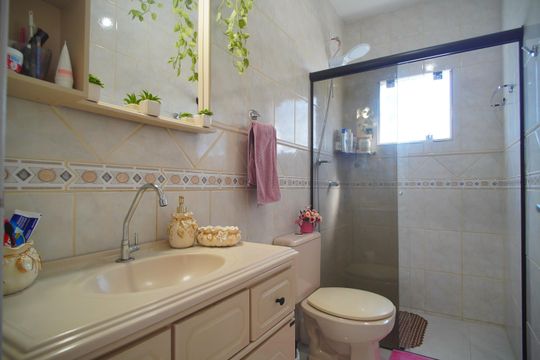 Banheiro de apartamento à venda com 2 quartos, 67m² em São José, São Leopoldo