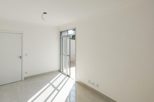 Sala de apartamento à venda com 2 quartos, 90m² em Santa Rosa, Belo Horizonte