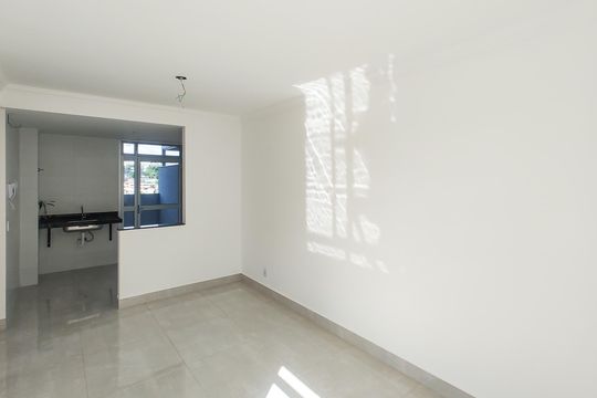 Sala de apartamento à venda com 2 quartos, 90m² em Santa Rosa, Belo Horizonte