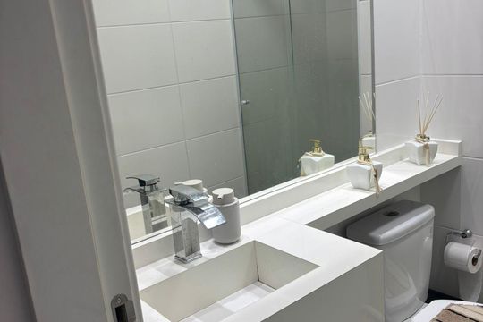 Banheiro de apartamento à venda com 1 quarto, 24m² em Sacoma, São Paulo