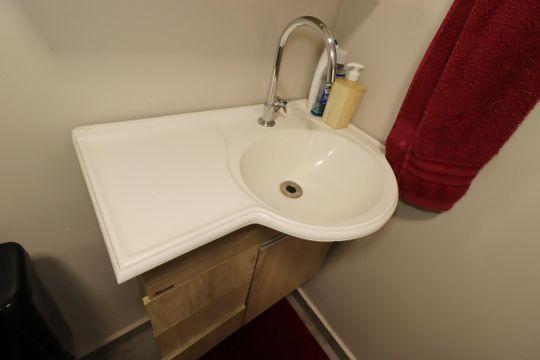 Banheiro Social - Pia de apartamento à venda com 3 quartos, 59m² em Parque Jaçatuba, Santo André