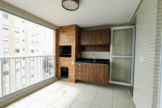 Apartamento para alugar com 3 quartos, 141m² em Vila Gumercindo, São Paulo