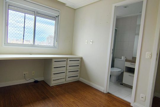 Apartamento para alugar com 3 quartos, 141m² em Vila Gumercindo, São Paulo