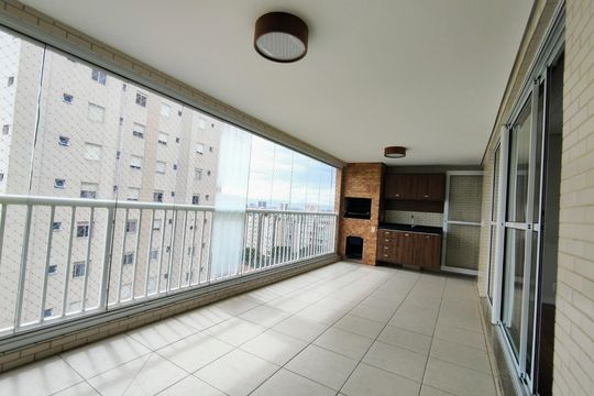 Apartamento para alugar com 3 quartos, 141m² em Vila Gumercindo, São Paulo
