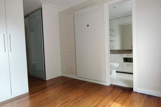 Apartamento para alugar com 3 quartos, 141m² em Vila Gumercindo, São Paulo