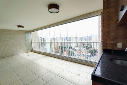 Apartamento para alugar com 3 quartos, 141m² em Vila Gumercindo, São Paulo