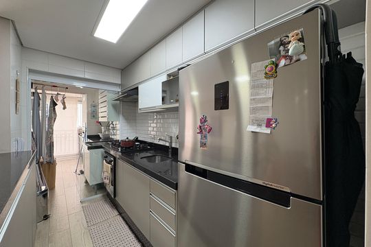 Cozinha de apartamento à venda com 3 quartos, 74m² em Vila Mangalot, São Paulo