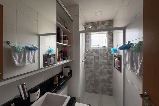 Banheiro da Suíte de apartamento à venda com 3 quartos, 74m² em Vila Mangalot, São Paulo