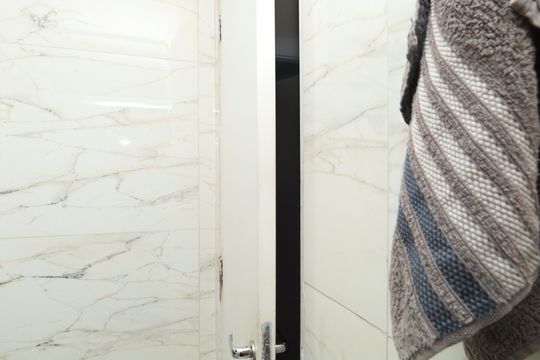 Banheiro de apartamento à venda com 2 quartos, 55m² em Colônia (zona Leste), São Paulo